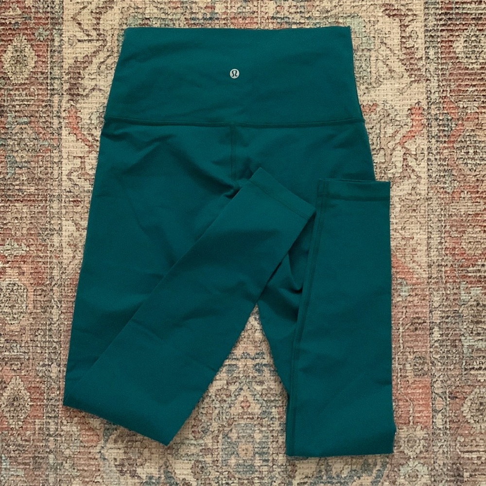 Lululemon Wunder Under Size 8 - image 1